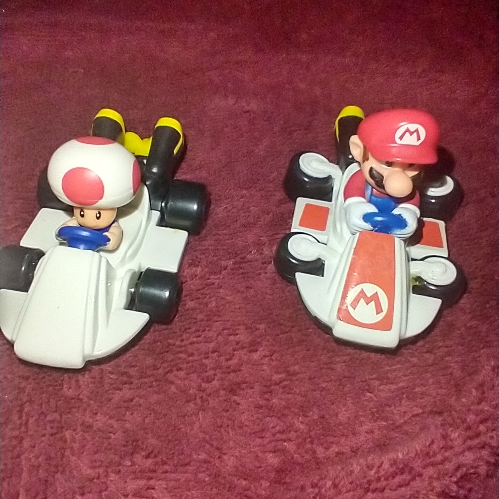 Super Mario Kart Racing Toy Set - Red and White